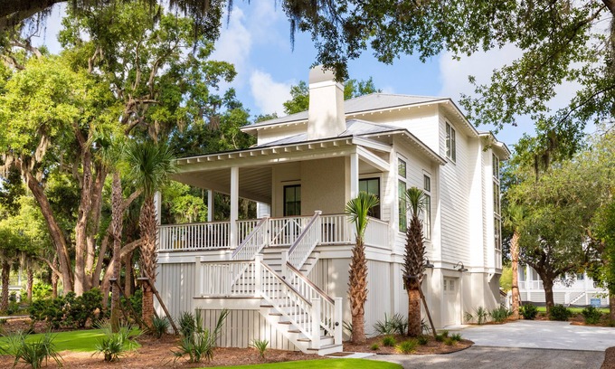 Johns Island House | Discover Aloha Place: Oceanfront Oasis with Pool & Spa