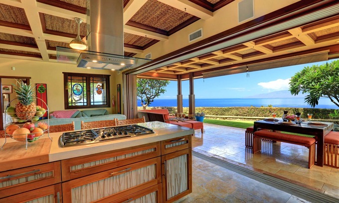 Historic Lahaina Front Street House | Discover Aloha Spirit Maui: Family-Friendly 2 Bedroom Retreat