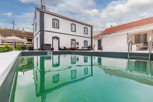 Triana House | Unforgettable Oceanfront Stay at Casa de Santo António