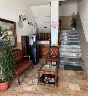 Atouguia da Baleia House | Child-Friendly Alojamento Dona Inês de Castro with Great Reviews
