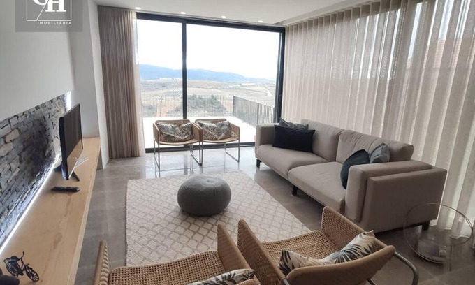 Tabuaco House | Scenic Douro River Views in a Family-Friendly Retreat