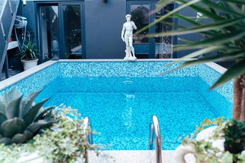Espinho House | Oceanfront Retreat: Alojamento Maritimo II with Pool
