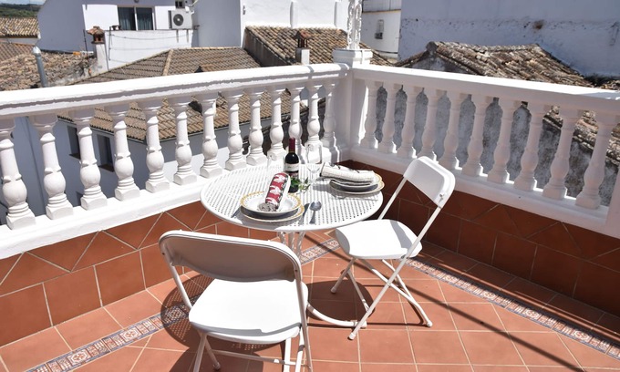 Setenil de las Bodegas House | Discover El Aroma del Dulce in Setenil de las Bodegas