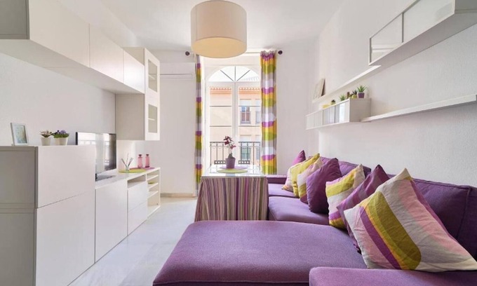 San Felipe Neri Apartment | Budget-Friendly Accommodation for 6 in Central Málaga