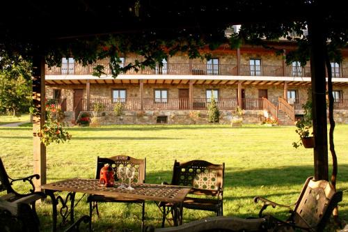Villar de Otero House | Relaxing Rural Escape at Los Trobos - Guest Rated 8.9/10