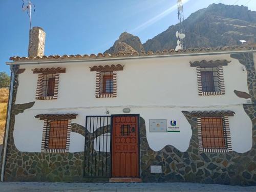 Bedmar House | Pet-Friendly Getaway at La Casilla de Eustaquia, Magina