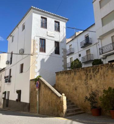 Alhama de Granada House | Top-Rated Alojamiento La Escalera for Memorable Stays