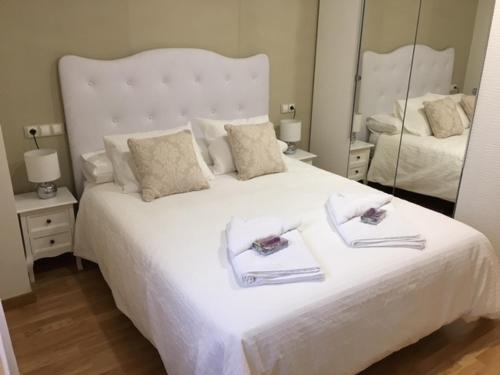Ponferrada Apartment | Family-Friendly Alojamiento La Rosaleda - 4 Star Retreat