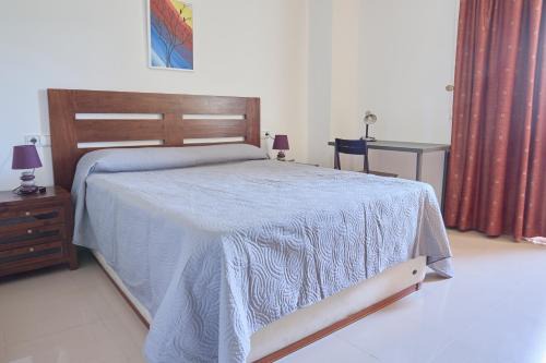 Almeria House | Budget-Friendly Alojamiento Particular with Ocean Views