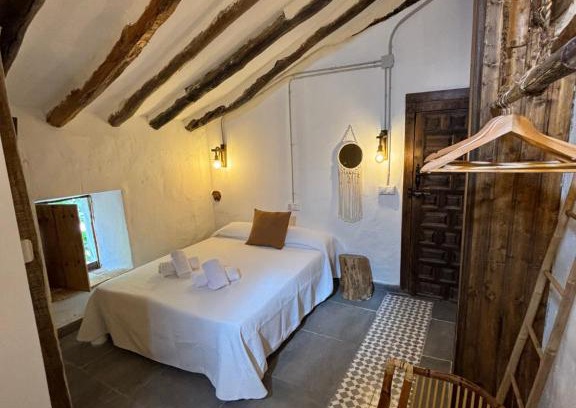 Iznatoraf Apartment | Pet-Friendly Alojamiento Picual with Exceptional Guest Rating