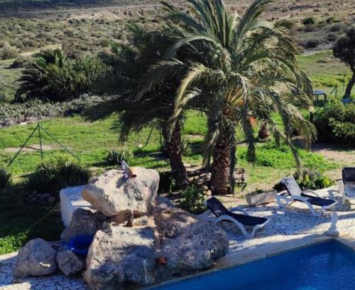 Los Escullos Apartment | Beachfront Alojamiento PlayaArco with Ocean View & Pool
