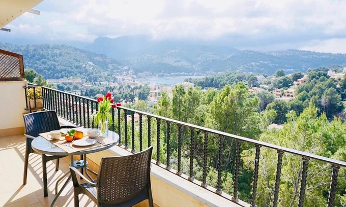 Soller Apartment | Oceanfront Escape at Alojamiento Ponent - Rated 9.2/10