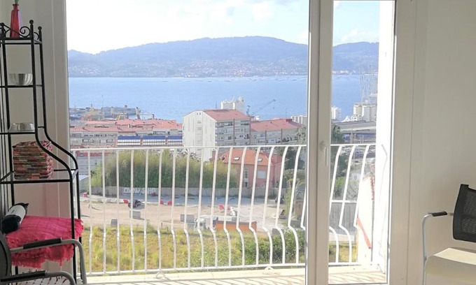 Santiago de Vigo Apartment | Guest Rated Alojamiento Rúa Pino 110 - Child Friendly Stay