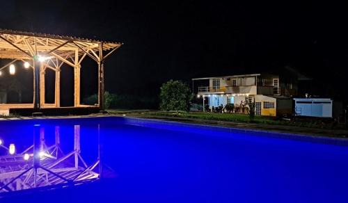 Quimbaya Cabin | Oceanfront Alojamiento Sol de Maíz with Pool & Restaurant