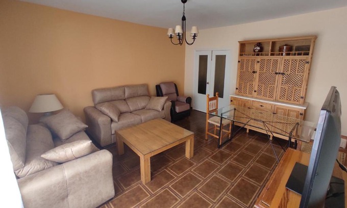 Torreperogil Apartment | Cozy Alojamiento Turístico Ana María: Pet & Child Friendly Stay