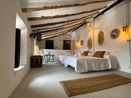 Iznatoraf Apartment | Pet-Friendly Alojamiento Verdala with 8.6/10 Review Score