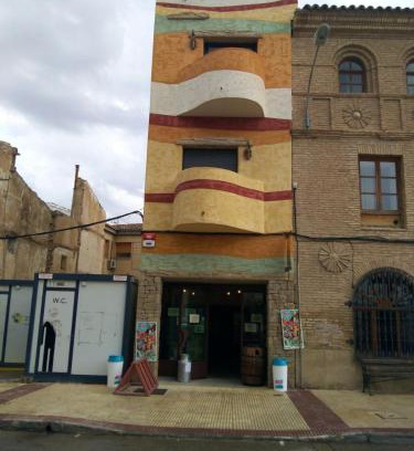 Arguedas Apartment | Discover Dezerto Bardenas: Family-Friendly Comfort Awaits