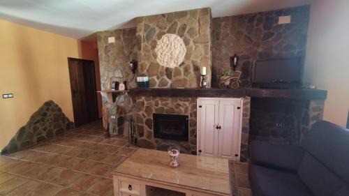 Fuentes de Leon House | Pet-Friendly Retreats at Alojamientos Rurales Los Molinos
