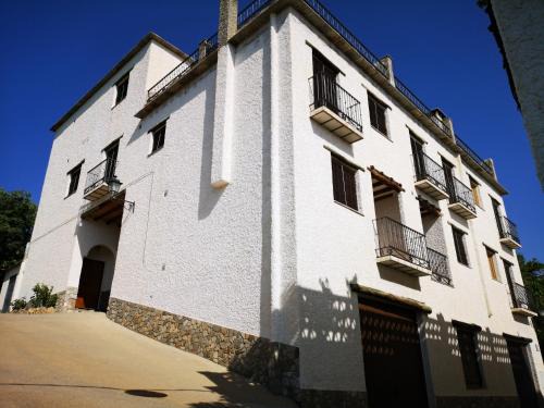 Yegen Apartment | Pet-Friendly Retreat at Alojamientos Rurales Las Eras