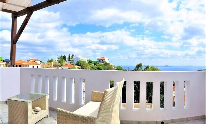 Alonissos Apartment | Experience Alonissos: Breathtaking Sea Views & Pool