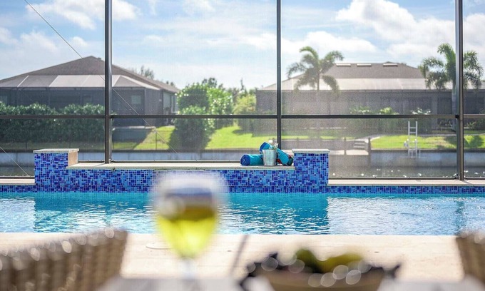 Pelican House | Alora Villa in Central Location with Southern Facing Fresh Water Canal - Vesteva