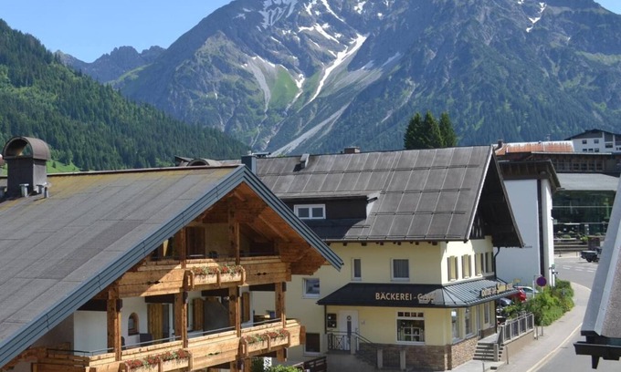 Hirschegg Apartment | Experience ALP-CHALET Ferienwohnungen in Kleinwalsertal
