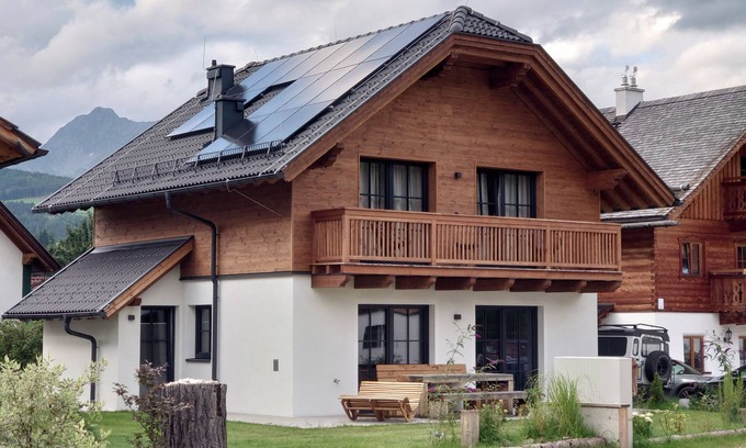 Mariapfarr Ski Chalet | Inviting ALP - Chalet Speiereck 6: Pet & Child Friendly Getaway