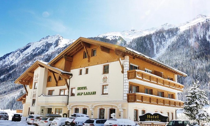 Mathon Bed & Breakfast | Elegant Alp Larain B&B: Spa, Restaurant & Hot Tub Await