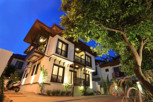 Akyaka City Center Apartment | Explore Alp Suites Mandalin: Family-Friendly Retreat