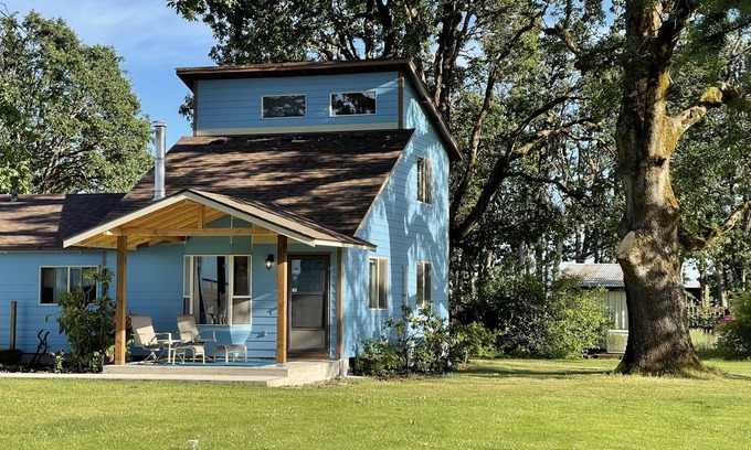 West Stayton Apartment | Top-Rated Alpaca Farm Retreat with Oceanfront Views