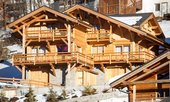 Mont-de-Lans Ski Chalet | Prime Chalet Moments from the Slopes with Breakfast Included
