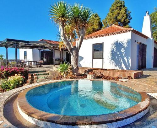Puntagorda Villa | Discover ALPALMA casa & jardín: Family-Friendly Oasis