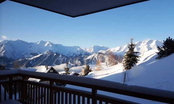 Cognet Apartment | Unforgettable Alpe d'Huez Apartment with Pool & Spa Access