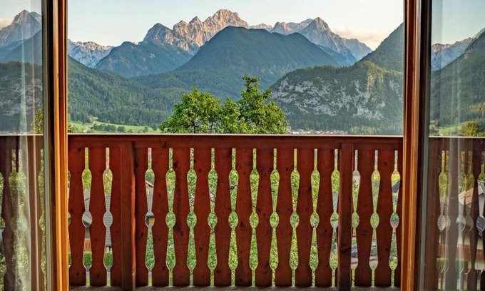 Dovje House | Guest Rated 9.1: Alpeambient House Dovje with Family Kitchen