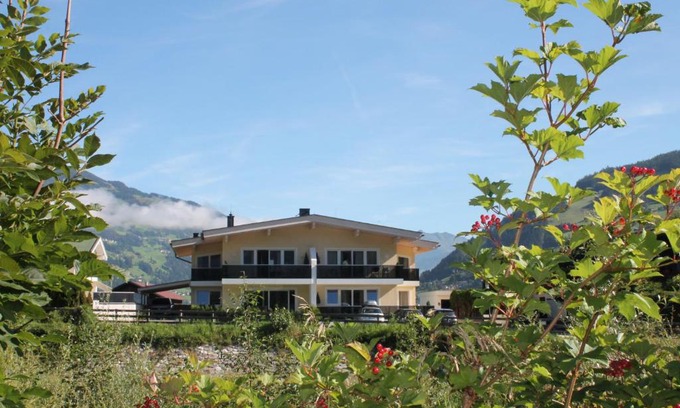 Hoarberg Apartment | Pet-Friendly Alpen-Apart: Guest Rated 9.1/10 for Families