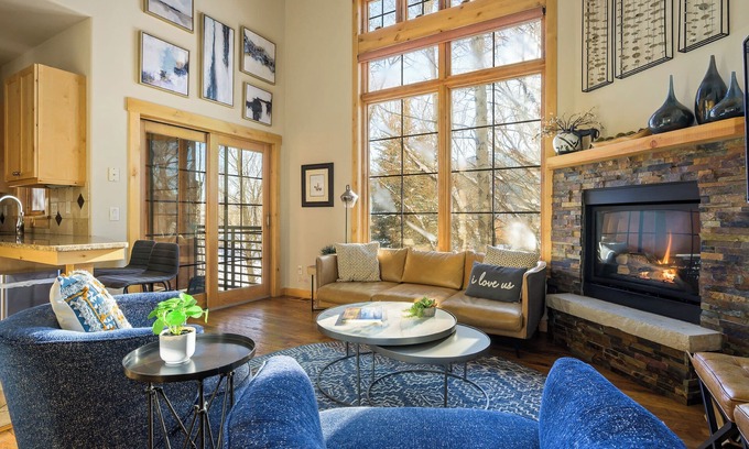 Downtown Steamboat Springs House | Alpen Glow Row House 5: Top-Rated with Spa & Kitchen Access