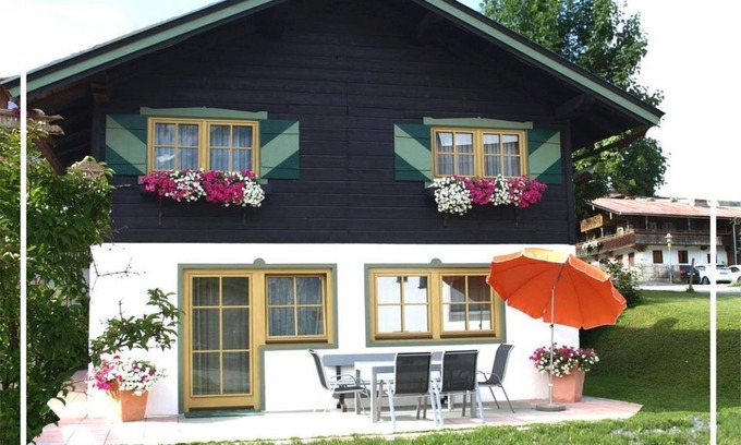 Ellmau Apartment | Charming Alpenchalet ELLMAU: 3 Bedrooms & Ocean Views