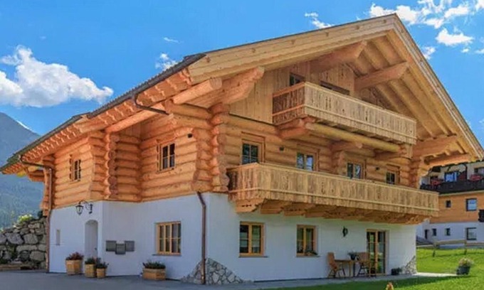 Kruen Apartment | Cozy Alpenchalet St. Ulrich with Kitchen & 2 Bedrooms