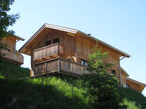 Annaberg im Lammertal House | Family-Friendly Alpenferienhaus Dachstein-West with Hot Tub