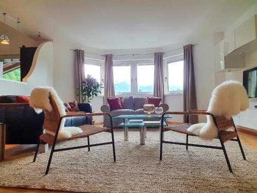 Goetzens Apartment | Scenic Gruberwirt Apartment with Mountain Views for Families