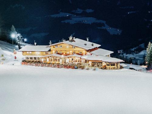 Soell Hotel | Discover Alpengasthof Hochsöll: Oceanfront Family Retreat