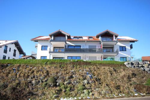 Wertach Apartment | Discover Alpenglück: Guest Rated 9/10, Family Friendly Stay