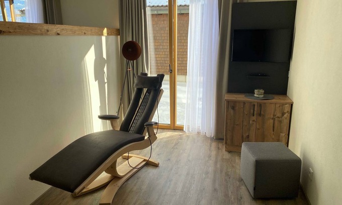 Tannheim Apartment | Experience Alpenglühen - Family-Friendly Retreat in Tannheim