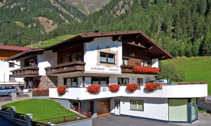 Soelden Apartment | Inviting Alpenheim Mathias: Pet & Child-Friendly Retreat