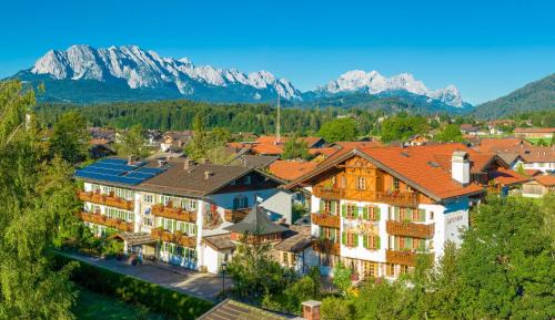 Kruen Hotel | Discover Alpenhof Krün: Family-Friendly with Spa & Pool