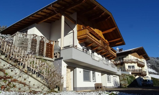 Hippach Apartment | Cozy Alpenjuwel by PiaundDirk: Family-Friendly Getaway
