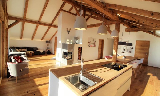 Moosen Ski Chalet | Discover Alpenloft: Family-Friendly 4-Star Retreat