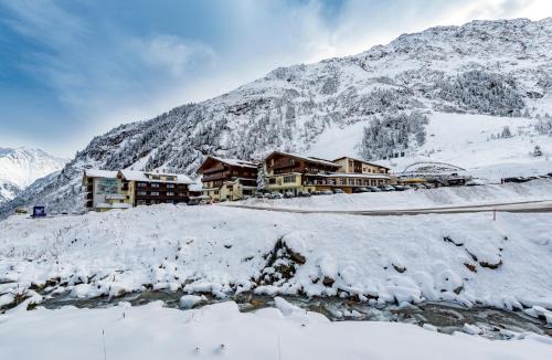 Mutterbergalm Hotel | Comfortable Alpensporthotel Mutterberg with Hot Tub & Breakfast