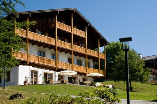 Bischofswiesen Hotel | Beautiful Alpenvilla Berchtesgaden: Pet & Child Friendly Stay