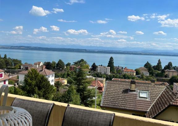 Neuchatel Apartment | Alpes 54: Family-Friendly Retreat with Pet Amenities